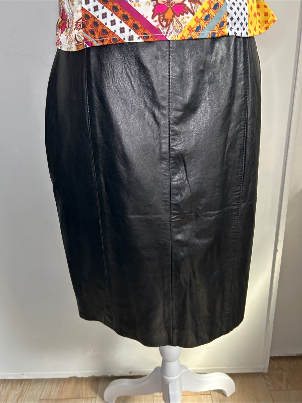 C.K. Vogue Vintage Classic Black Leather Pencil Skirt